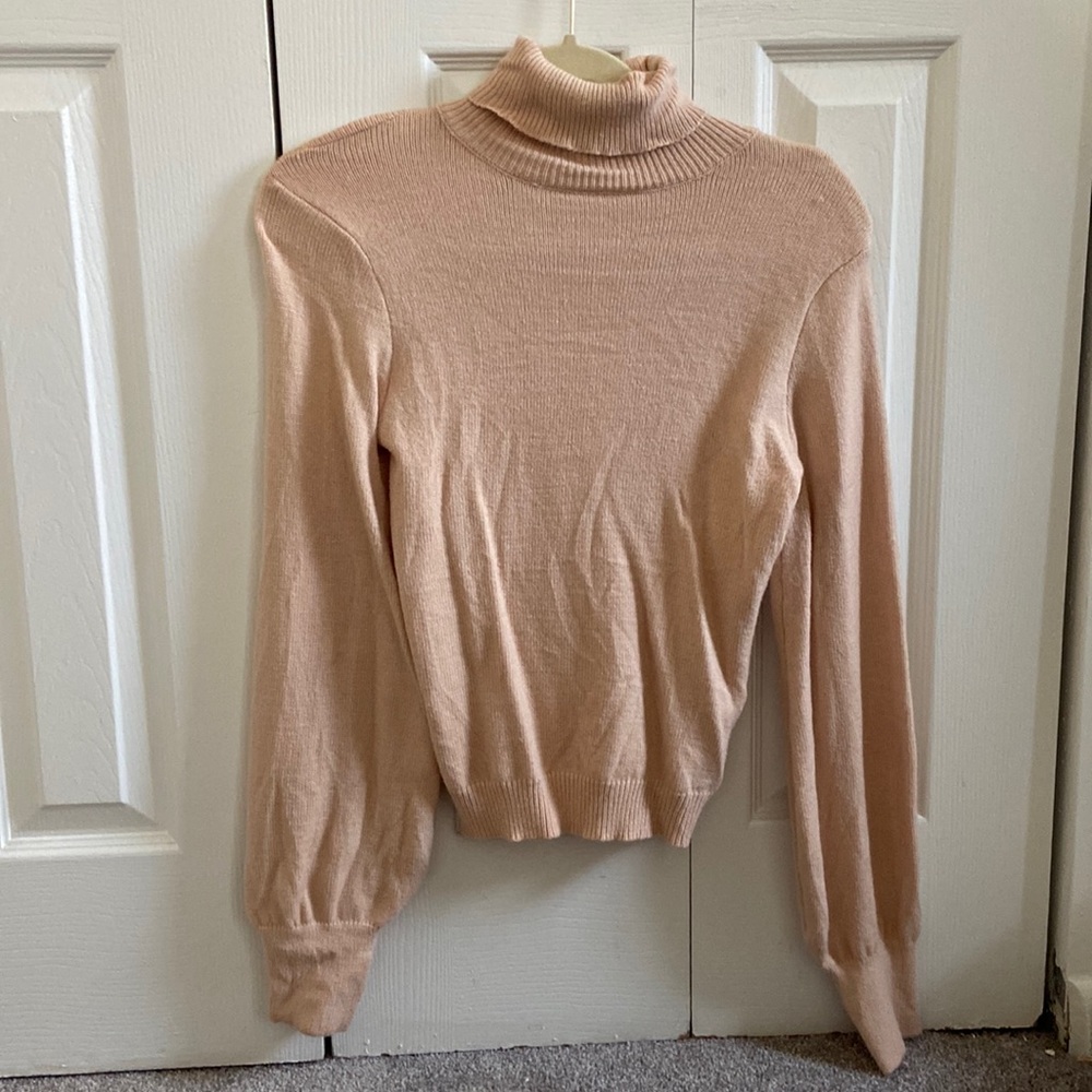 Pretty Little Thing beige turtleneck sweater with balloon sleeves. Size small